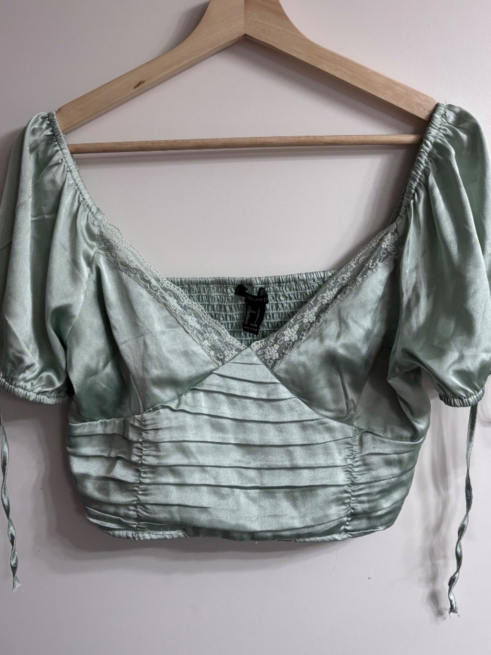 Forever 21 Mint Green Satin Lace-Trim Puff Sleeve Ruched Crop Top Size L